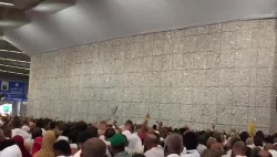 لزوم هماهنگی وتعامل زائران با یکدیگر در چادرهای منا 5