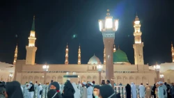 دعای زائران  ایرانی حرم نبوی برای سلامتی رئیس جمهور و همراهان+فیلم
 2