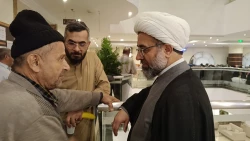 گفتگوی بدون واسطه نماینده بعثه درمدینه با زائرین در بازدید از هتل مختارة پلازا 