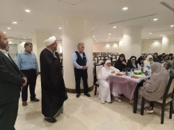 گفتگوی رودر روی مسئول نمایندگی بعثه در مکه با زائرین هتل مواکب الکوثر