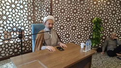 استاد حوره علمیه: علم و عقل باید هر دو با هم رشد کنند