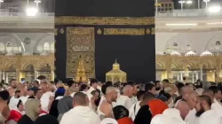 حجت‌الاسلام هادی اکبری در طواف خانه خدا: 

امیرالمؤمنین (ع)، نماد حمایت از پیامبر در خانه خدا 2