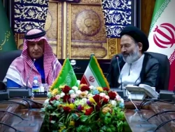 سفیر عربستان در ایران در دیدار با نماینده ولی فقیه در امور حج و زیارت:
بعثه ایران جزو بهترین بعثه ها در حج و عمره است + فیلم 2